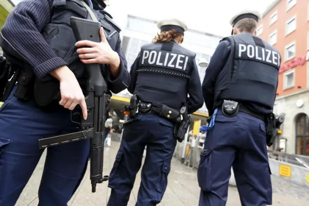 الاشتباه بتورّط صبي يبلغ 11 عاماً في مقتل فتاة بأحد المراكز الألمانية