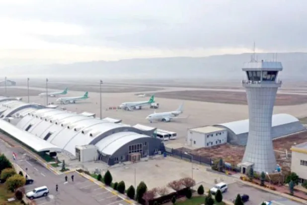 الحزبان الكرديان يتبادلان الاتهامات بعد قصف مطار السليمانية