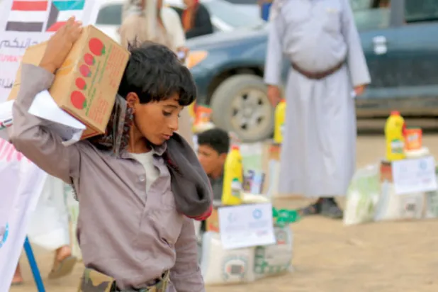 مع اقتراب العيد... حملة حوثية تستهدف الباعة المتجولين