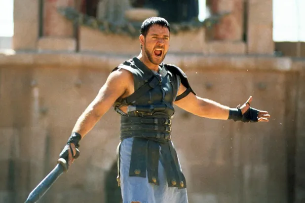 Russell Crowe, Gladyatör 2'yi "biraz kıskanmış"