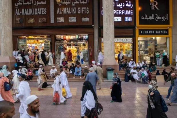 Mekke ve Medine’ye ziyaretçi akını: Umreci sayısı 15 milyona ulaştı