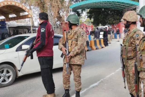 Pakistan teröristlere karşı bitirici askeri operasyon başlattı