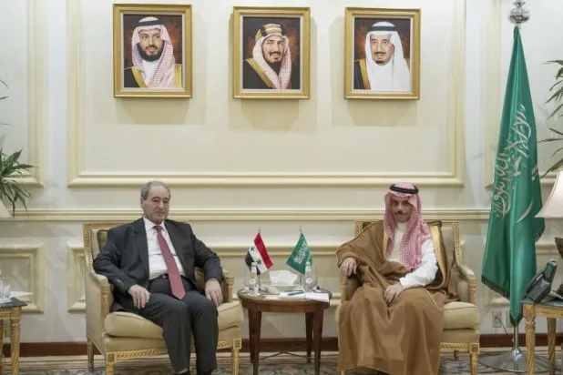 السعودية وسوريا تناقشان عودة دمشق لمحيطها العربي