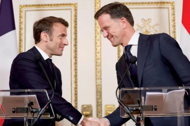 ماكرون يدعو أوروبا إلى تحقيق استقلال اقتصادي وصناعي