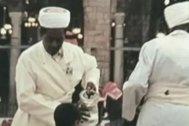 Hikayeleri bir rüya ile başlayıp bir fetvayla sona erdi... Resul-i Ekrem'in kabrinin bekçileri: 'Ağalar'