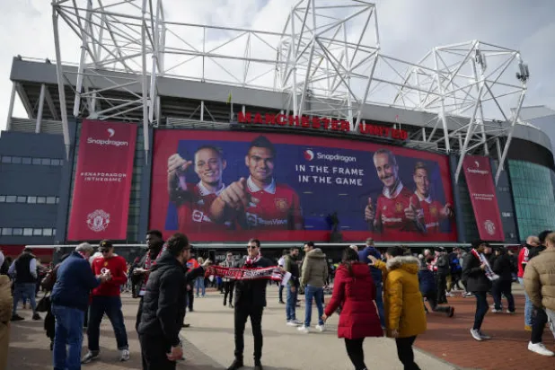 جولة ثالثة نهاية الشهر تنتظر المتنافسين لشراء مانشستر يونايتد