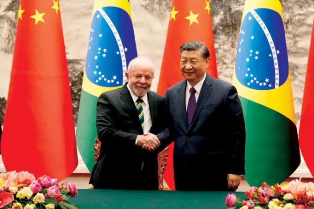 الرئيس البرازيلي ينتقد {صندوق النقد} وهيمنة الدولار