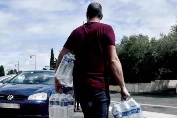 فرنسا ترفع حد الأجور لمواجهة لهيب التضخم