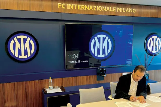 سعود السبيعي... رائد «المسؤولية الاجتماعية» ينقل «تجربته الزرقاء» إلى الريال