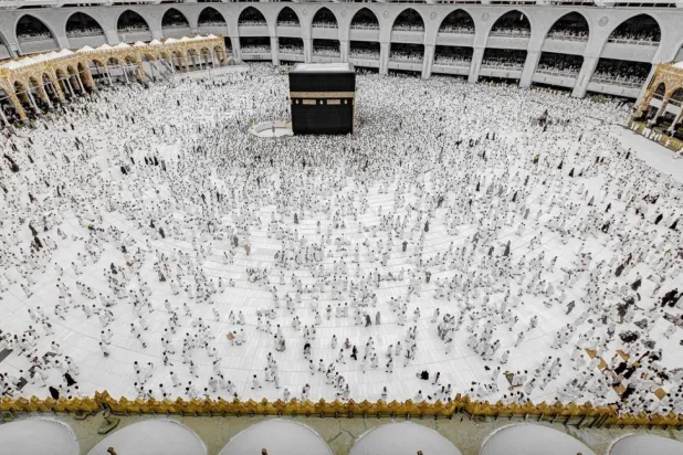 Kabe'nin zemini nasıl hep soğuk kalabiliyor?