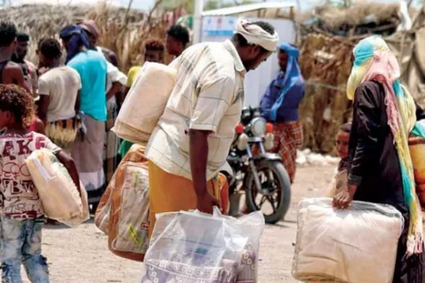 معاناة النازحين اليمنيين تضاعفها الأمطار ونيران الانقلابيين