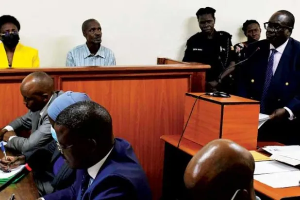 فضيحة «الألواح المعدنية»... هل تُوقف «التسامح» الأوغندي مع الفاسدين؟