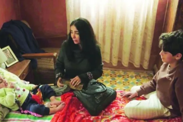 «تحت الوصاية»... مباراة تمثيلية تثير إعجاب المشاهدين