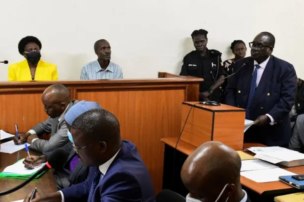 فضيحة «الألواح المعدنية»... هل تُوقف «التسامح» الأوغندي مع الفاسدين؟