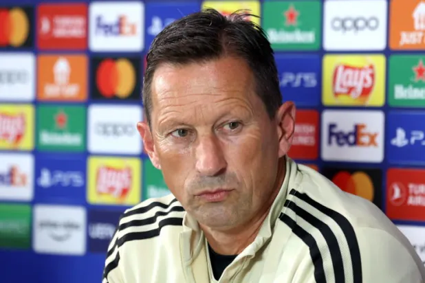 مدرب بنفيكا: لا بد أن نترك مشاعرنا خارج «سان سيرو»