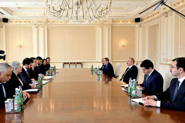 كوهين يلتقي علييف في باكو وسط توتر مع طهران