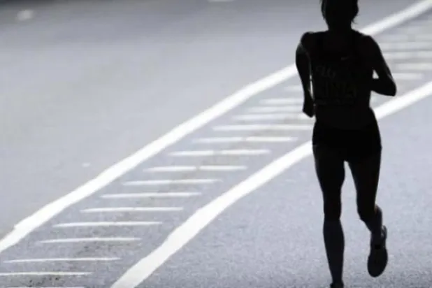 استبعاد عداءة أسكوتلندية لاستخدامها «سيارة» خلال سباق ماراثون