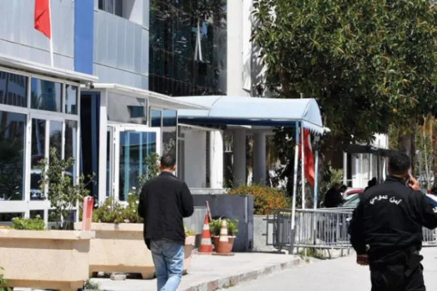 Tunisian Authorities Close Ennahda Movement Offices, Mobilize to Ban its Political Activities