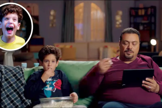 طفل مصري ينافس على إيرادات «عيد الفطر» بـ«ساعة إجابة»