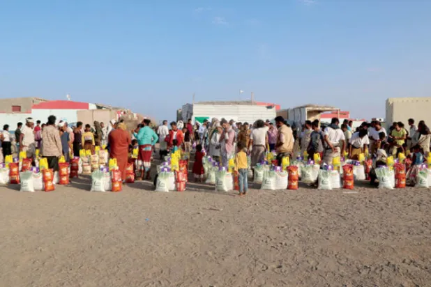 الحوثيون يتجاهلون أزمة الغذاء وينفقون المليارات على التعبئة