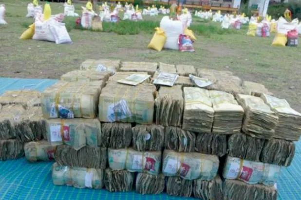 انقلابيو اليمن يجبرون السكان في 4 محافظات على التبرع للمجهود الحربي