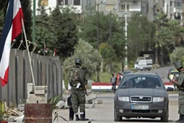 المبعدون من لبنان... تنتظرهم حواجز النظام