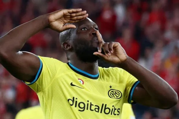 بهدف مكافحة العنصرية... «الإيطالي» يرفع الإيقاف عن لوكاكو