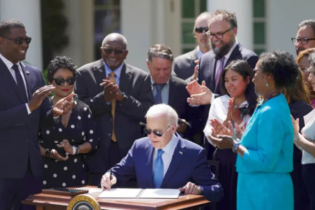 همسات وتلميحات حول موعد إعلان بايدن ترشحه لانتخابات 2024