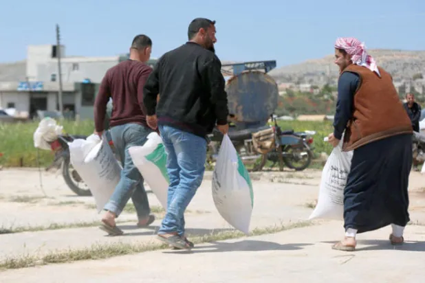«الملك سلمان للإغاثة» يوزّع أكثر من 41 ألف كيس طحين في محافظتي حلب وإدلب بسوريا