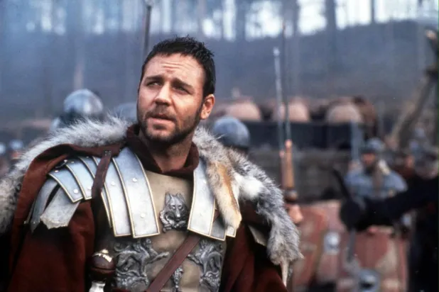 Russell Crowe: Gladyatör'ün ilk senaryosu çöptü