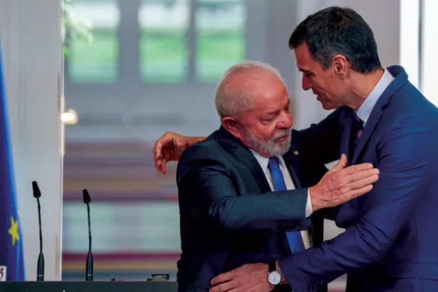 أوروبا تشتري الوقت لتقليص الديون