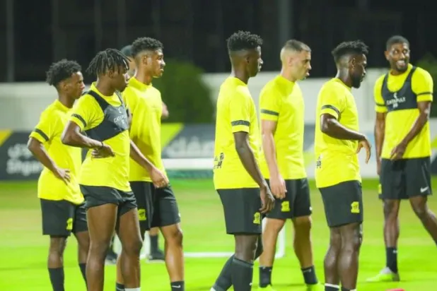 الدوري السعودي... قمة ساخنة بين الاتحاد والشباب