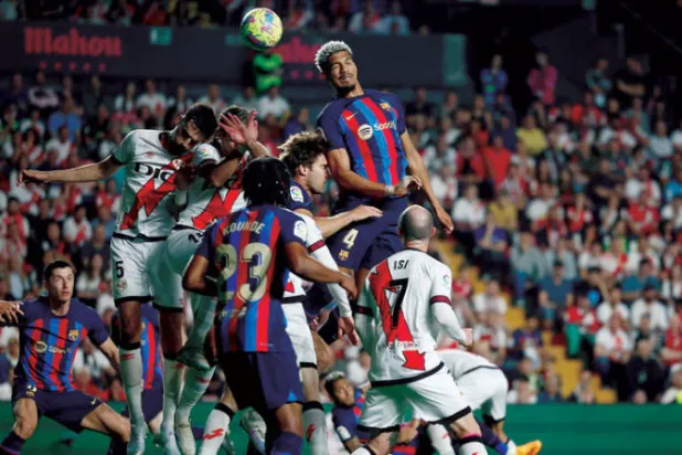 بطولة إسبانيا: برشلونة يخوض اختباراً صعباً أمام بيتيس... ومواجهة سهلة لريال مدريد مع ألميريا