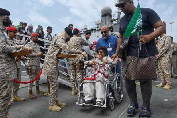 وصول 247 شخصاً ينتمون لـ24 دولة إلى جدة من السودان