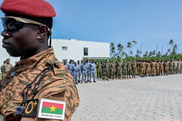 الحرب على الإرهاب في بوركينا فاسو... مقتل 33 جندياً و40 إرهابياً