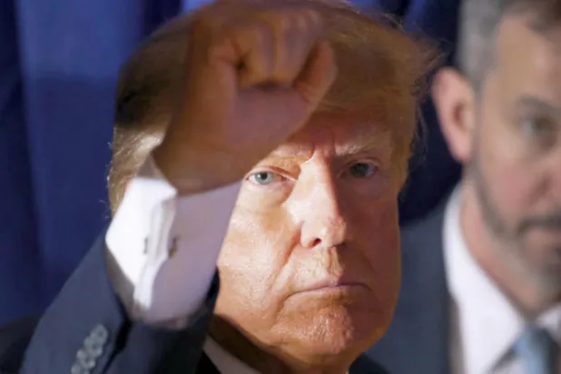 ترمب يتوعد بـ«سحق» بايدن في الانتخابات