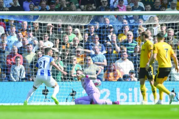 إنجلترا: بالاس يقترب من حسم بقائه في الدوري الممتاز بفوز مثير على وستهام