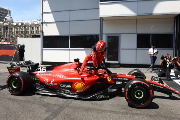 جائزة أذربيجان الكبرى: لوكلير يتعرض لحادث... وينطلق من المركز الأول