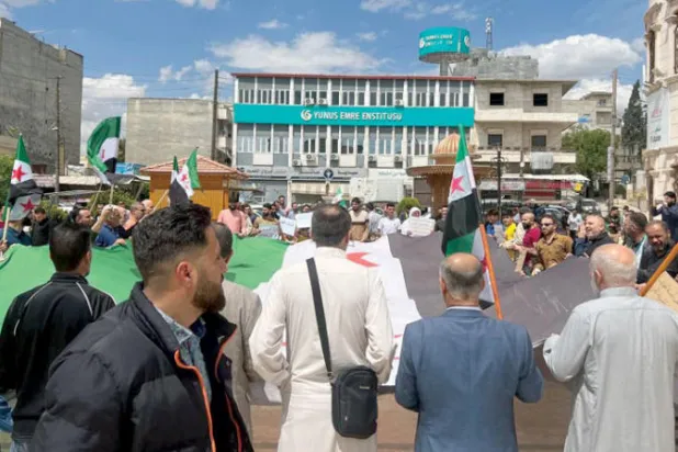 قوى معارضة سورية تطالب بنقل اللاجئين في لبنان إلى «المناطق المحررة»