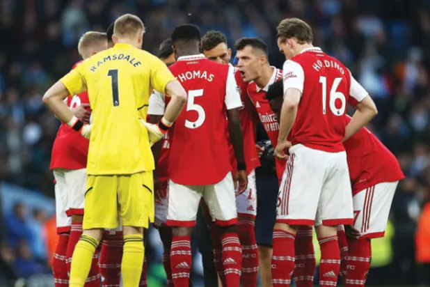 هل ما زال آرسنال يملك فرصة في الصراع على لقب الدوري الإنجليزي؟