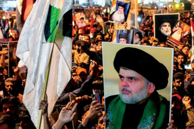 الصدر يدعو أتباعه إلى توقيع وثيقة عهد بالدم بعد أيام من تجميد تياره