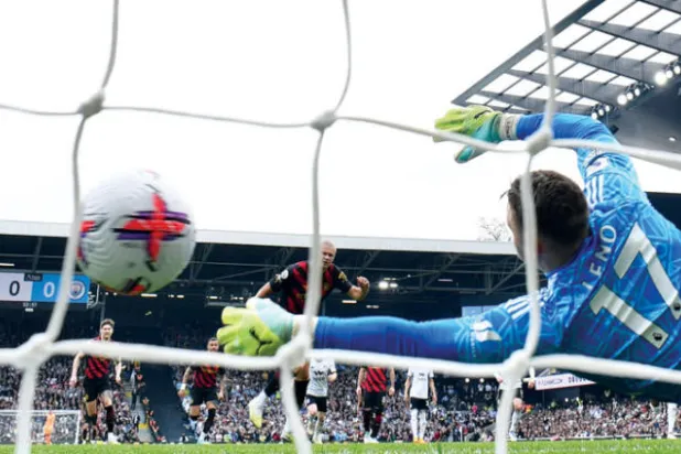 سيتي يعتلي الصدارة... ونيوكاسل ويونايتد يقتربان من «دوري الأبطال»