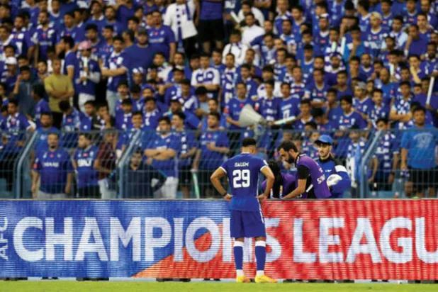 الهلال «يوبخ» الدوسري ويصطحبه إلى طوكيو... ودياز في ورطة «البديل»