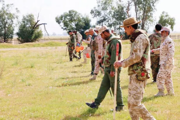 ليبيا: 12 عاماً من المعاناة في تفكيك «قنابل الموت»