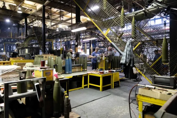 الاتحاد الأوروبي يخطّط لإنتاج مليون قذيفة سنوياً وأوكرانيا تستنزف الذخيرة