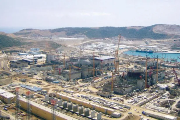 "اککویو" جوہری پلانٹ کی تعمیراتی سائٹ، جہاں پہلا ری ایکٹر دکھا دے رہا ہے جس کا مخصوص جوہری ایندھن پہنچایا جا چکا ہے (الشرق الاوسط)