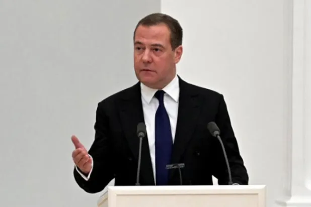 میدویدیف کی گزشتہ فروری کی ایک تصویر (ڈی پی اے)