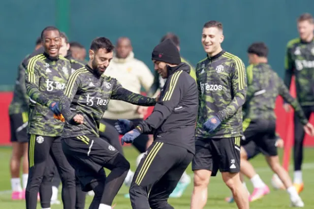 يونايتد في اختبار صعب أمام برايتون اليوم لاستعادة المركز الثالث