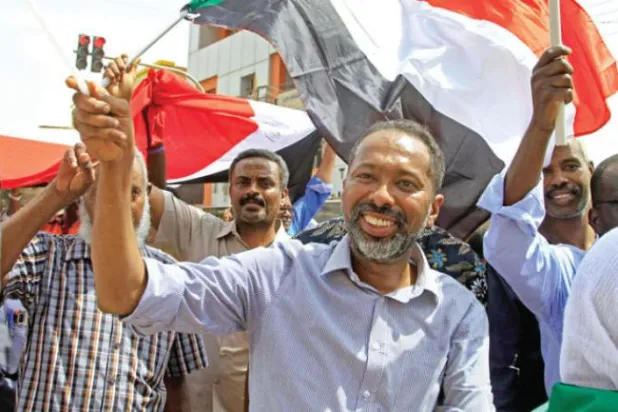 ÖDBG liderlerinden Halid Ömer Yusuf Şarku’l Avsat’a konuştu: Çatışma devam ederse Sudan çökebilir