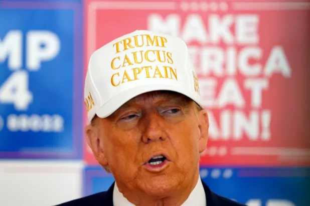 Donald Trump: "Köpek gibi hasta olsanız da oy kullanın"